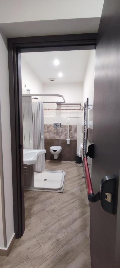 Guesthouse Ughetti 21 カターニア エクステリア 写真